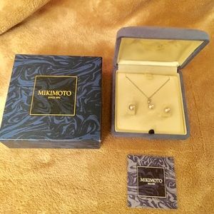 Vintage Classic Mikimoto  18K Pearl Necklace and Stud Set